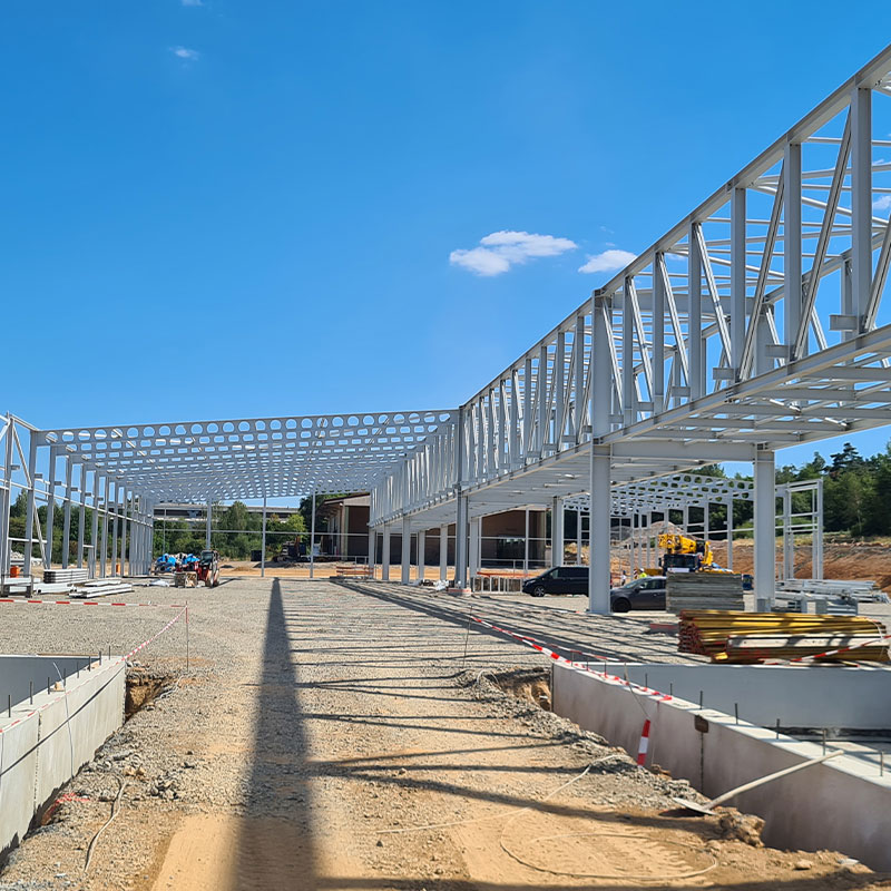 Stahlkonstruktion des Hanse Haus Werks in Oberleichtersbach im Rohbau