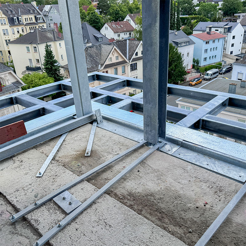 Montage der Balkone von The Flag in Wiesbaden durch HAHNER Technik