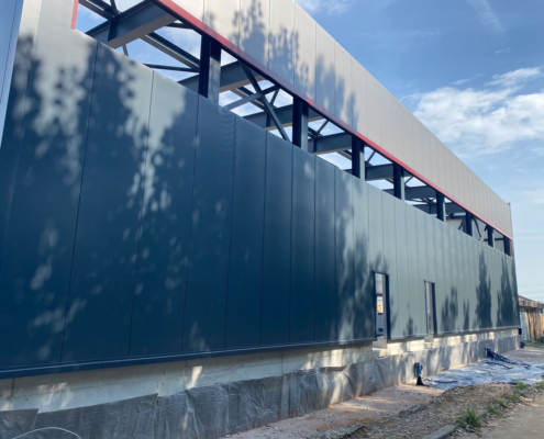 Fahrzeughalle in Ober-Eschbach: 440 m² Sandwichelementen