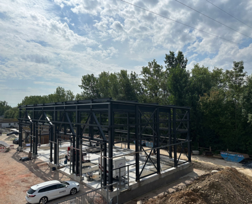 Fahrzeughalle in Ober-Eschbach: Fahrzeighalle mit 50 t Stahl