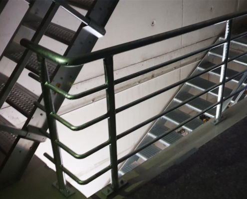 Halle Heeresflugplatz Niederstetten: Treppen- und Geländerelemente von Hahner Technik