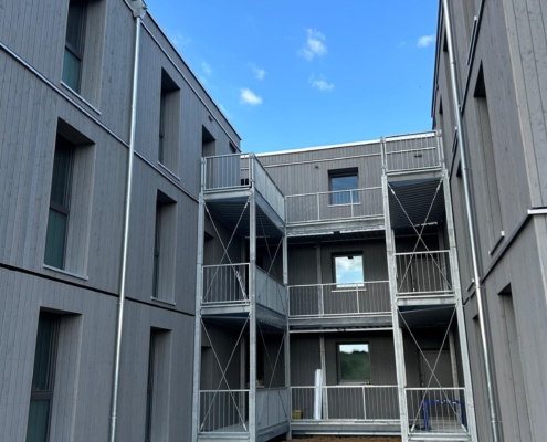 Ansicht der Laubengänge Frontansicht: Laubengang in FFM Riedberg