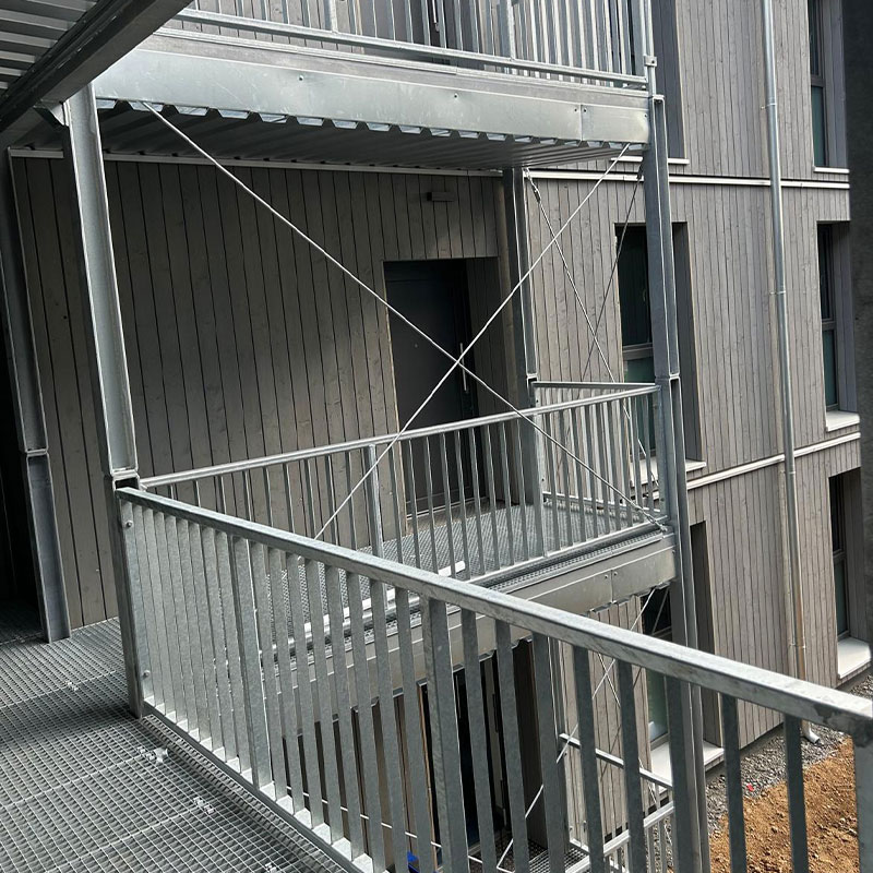 Der Laubengang in Frankfurt-Riedberg auf der mittleren Etage