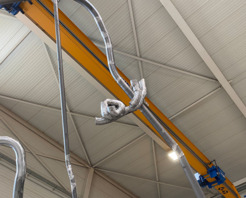 Außergewöhnliche Formen von Stahlrohren bei "I See A Face. Do You See A Face"