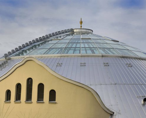 Blick auf die neue Kuppel des Elefantenhauses im Tierpark Hellabrunn von HAHNER Technik