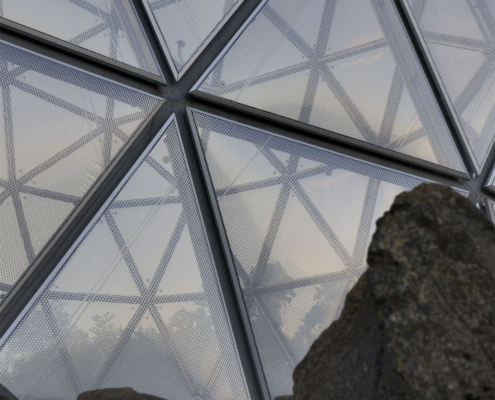 Detail-Blick auf die Außenfassade der Konstruktion des Mitoseums