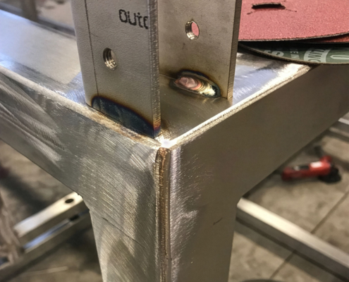 Die Verstrebungen von LinienLand sind mit unsichtbaren Halterungen befestigt