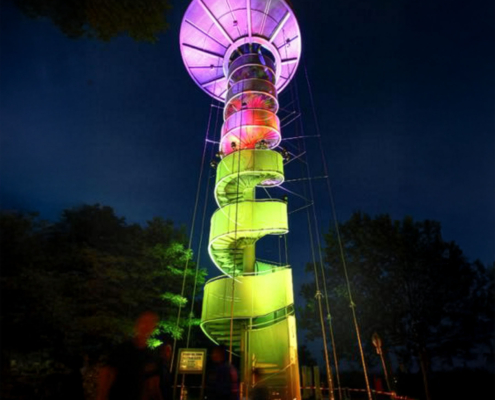 Nachtaufnahme von der Eröffnung des Hessentagsturms in Dietzenbach