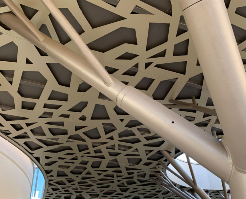 Verästelungen als Tragwerk des Baum-Vordachs