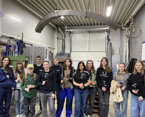 Gruppenbild - Teilnehmerinnen und Teilnehmer des Girls Day 2026 bei HAHNER Technik